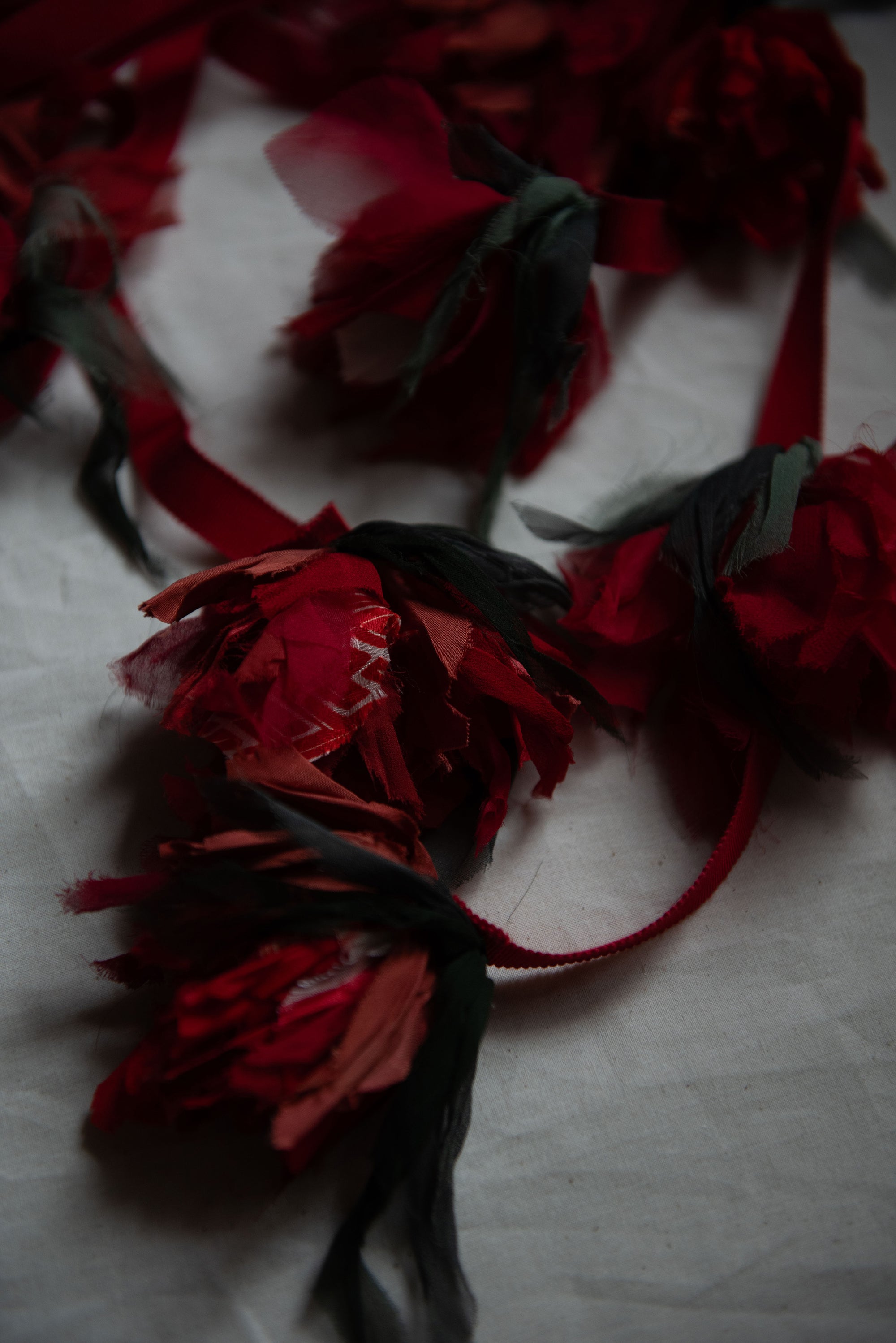 N° 155 falling flower accessory - ume red - L (made to order)