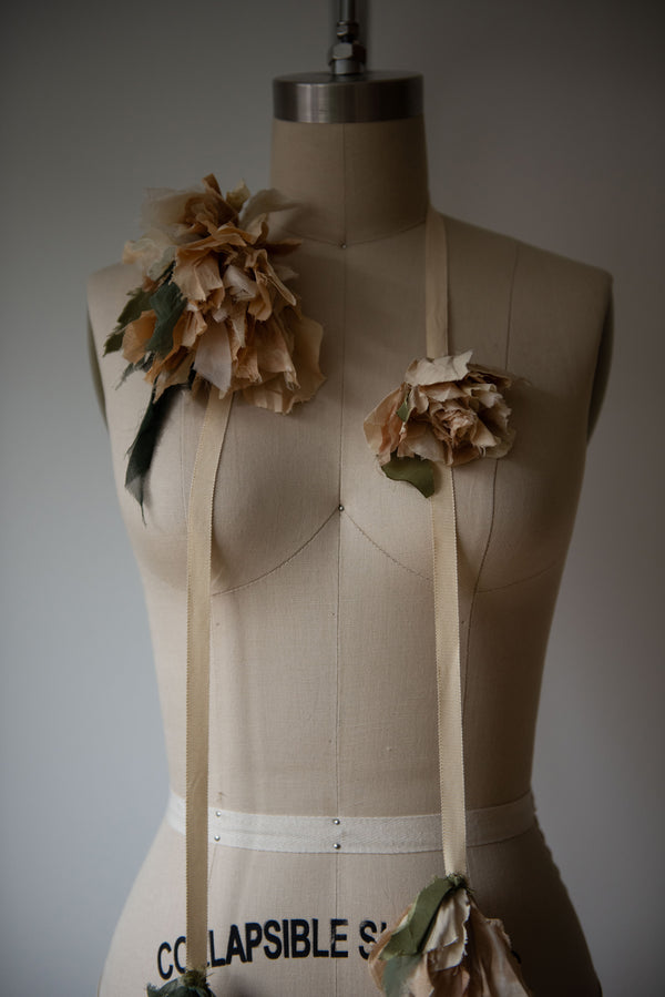 N° 155 falling flower accessory - botanical momo peach - L (made to order)