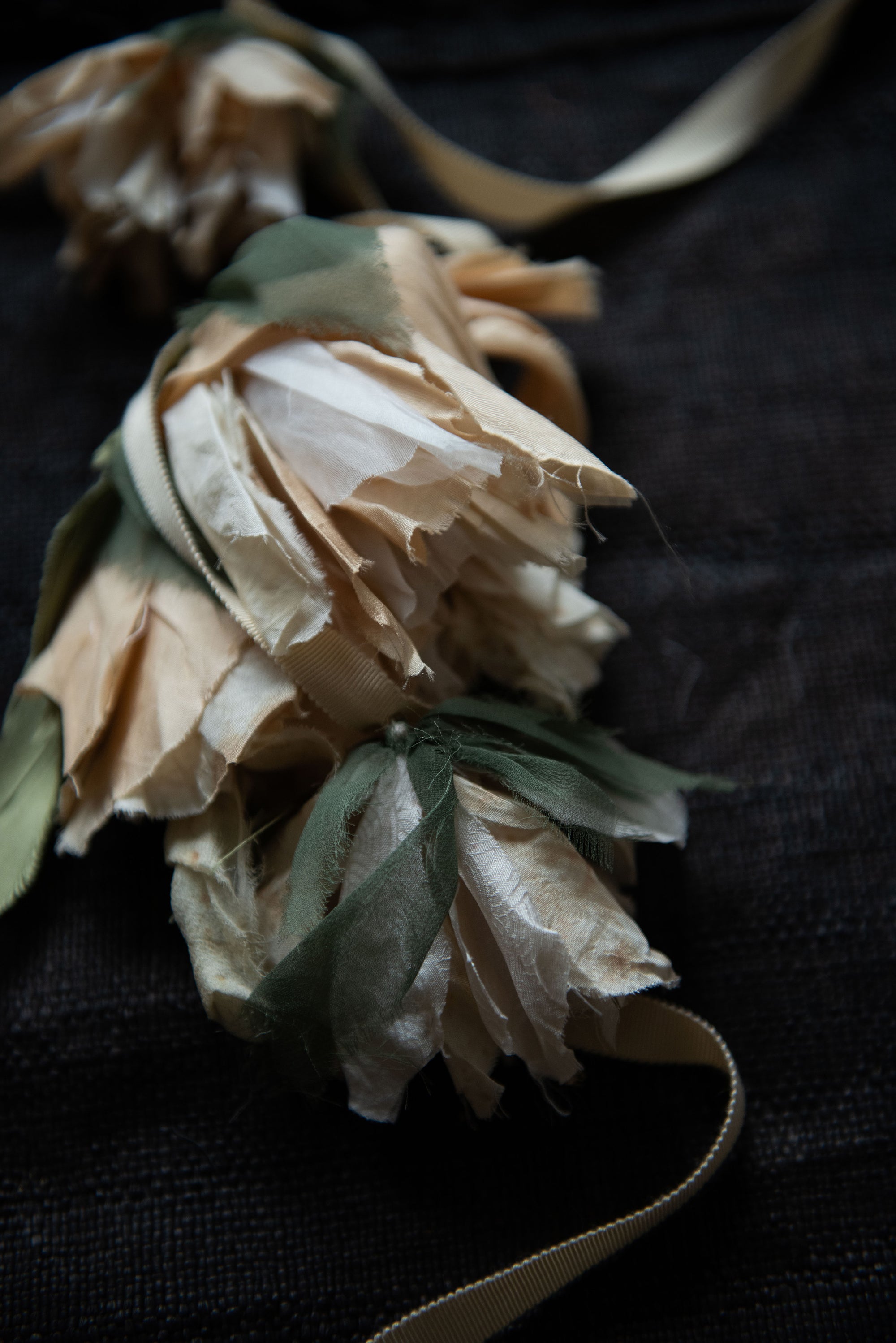 N° 155 falling flower accessory - botanical momo peach - L (made to order)