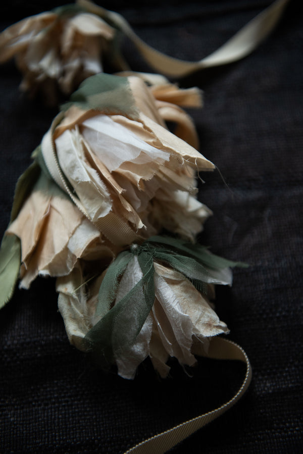 N° 155 falling flower accessory - botanical momo peach - L (made to order)