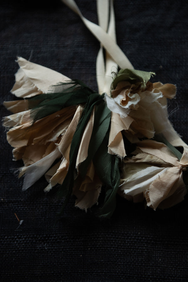 N° 155 falling flower accessory - botanical momo peach - L (made to order)