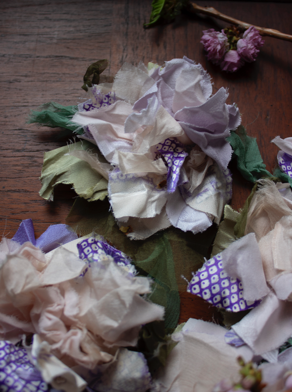 N° 51 crushed bloom brooch - sakura lavender - M