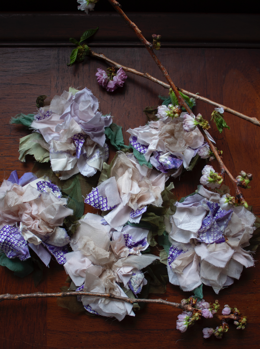 N° 51 crushed bloom brooch - sakura lavender - M