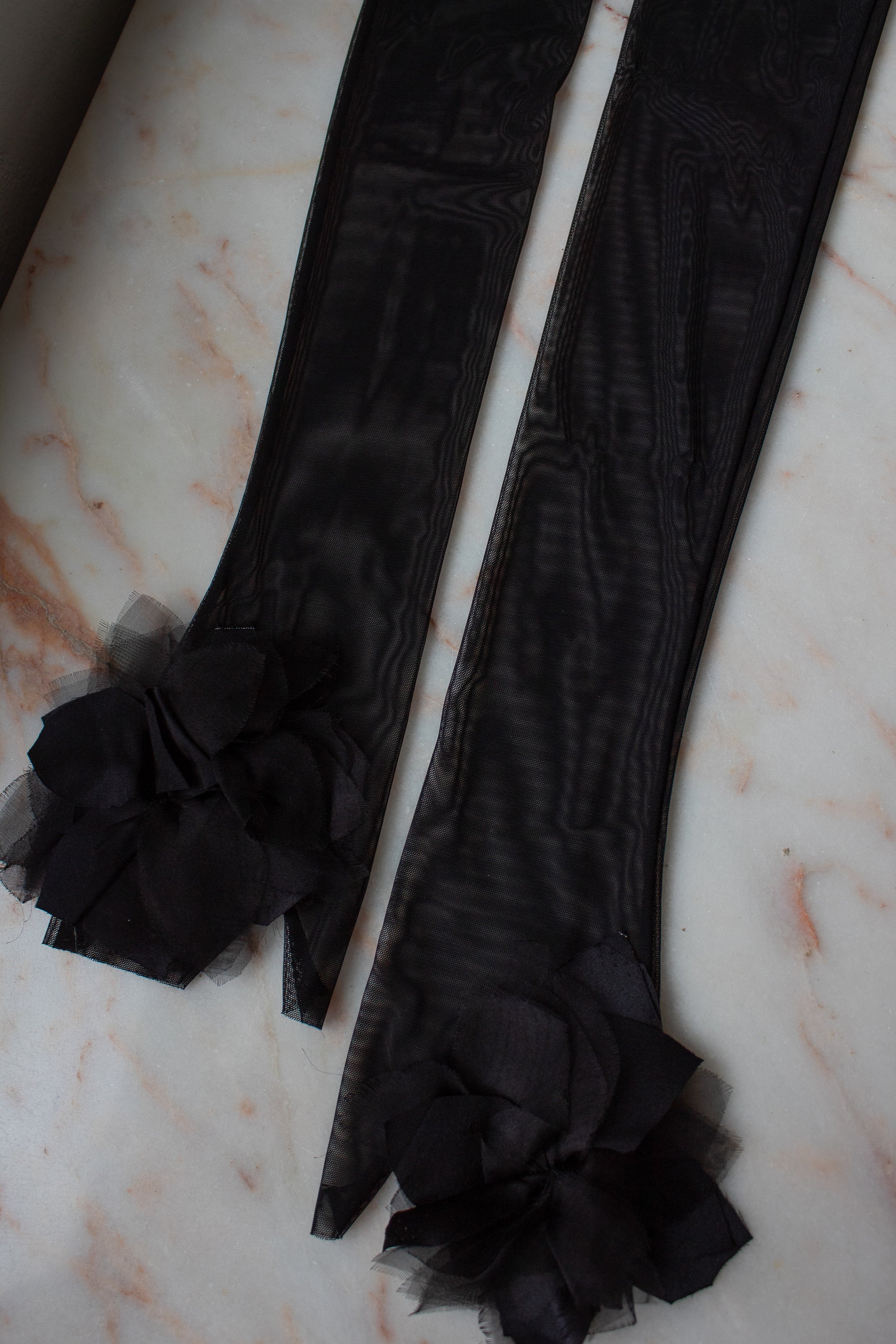 N° 90 blooming flower fingerless gloves- sumi black