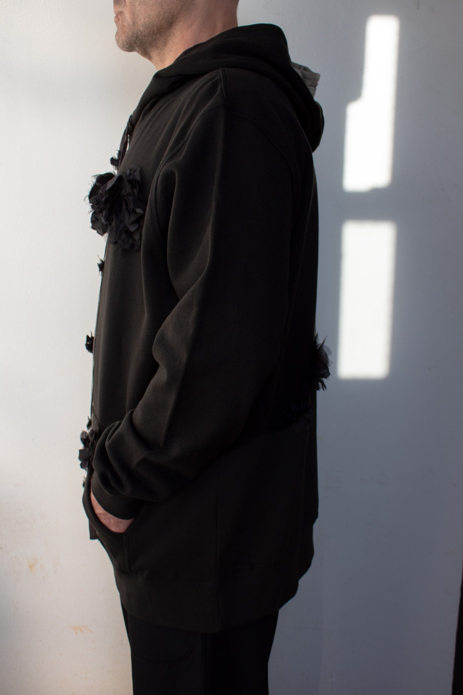 N° 306 multi crushed blooms hoodie - sumi black