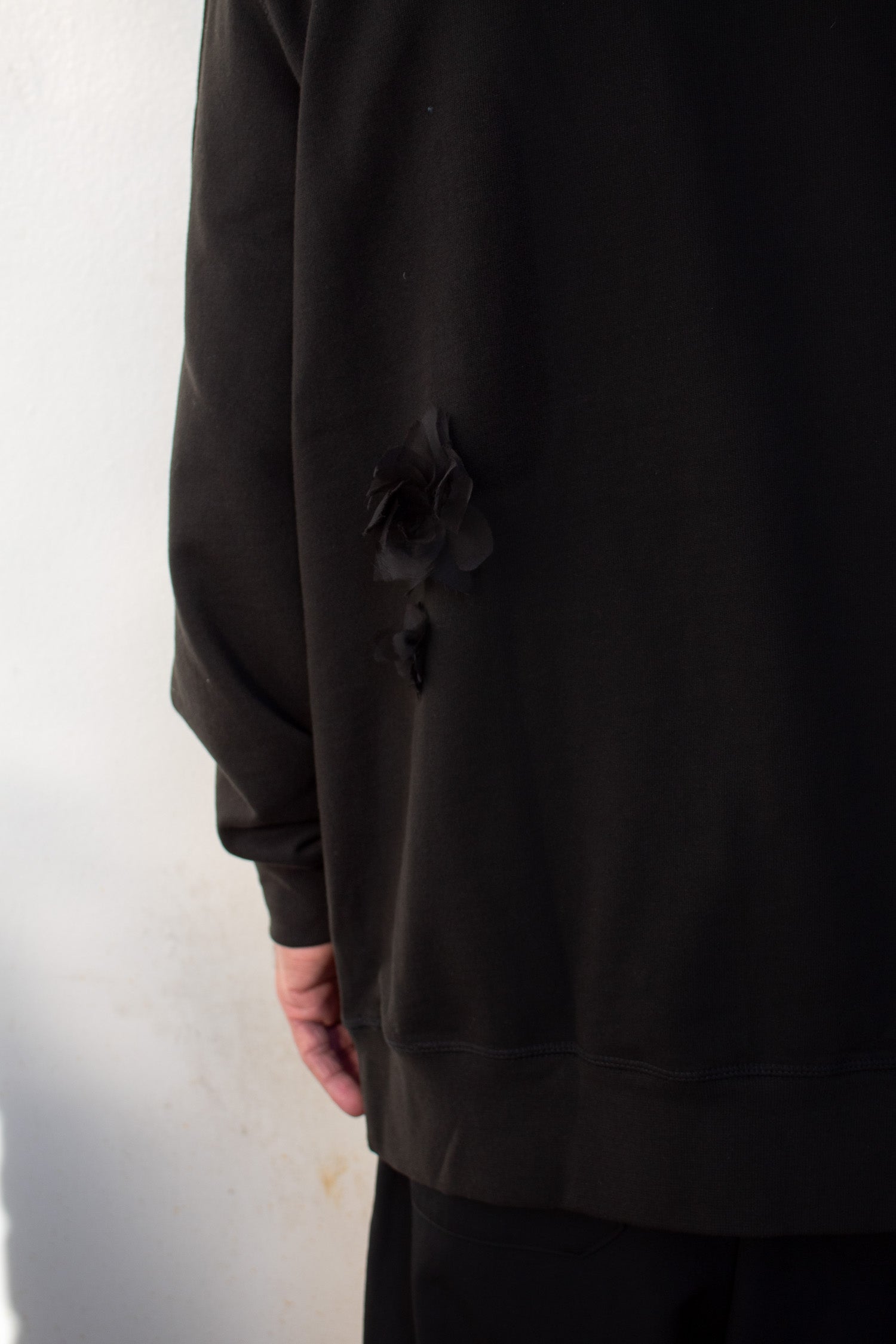 N° 306 multi crushed blooms hoodie - sumi black