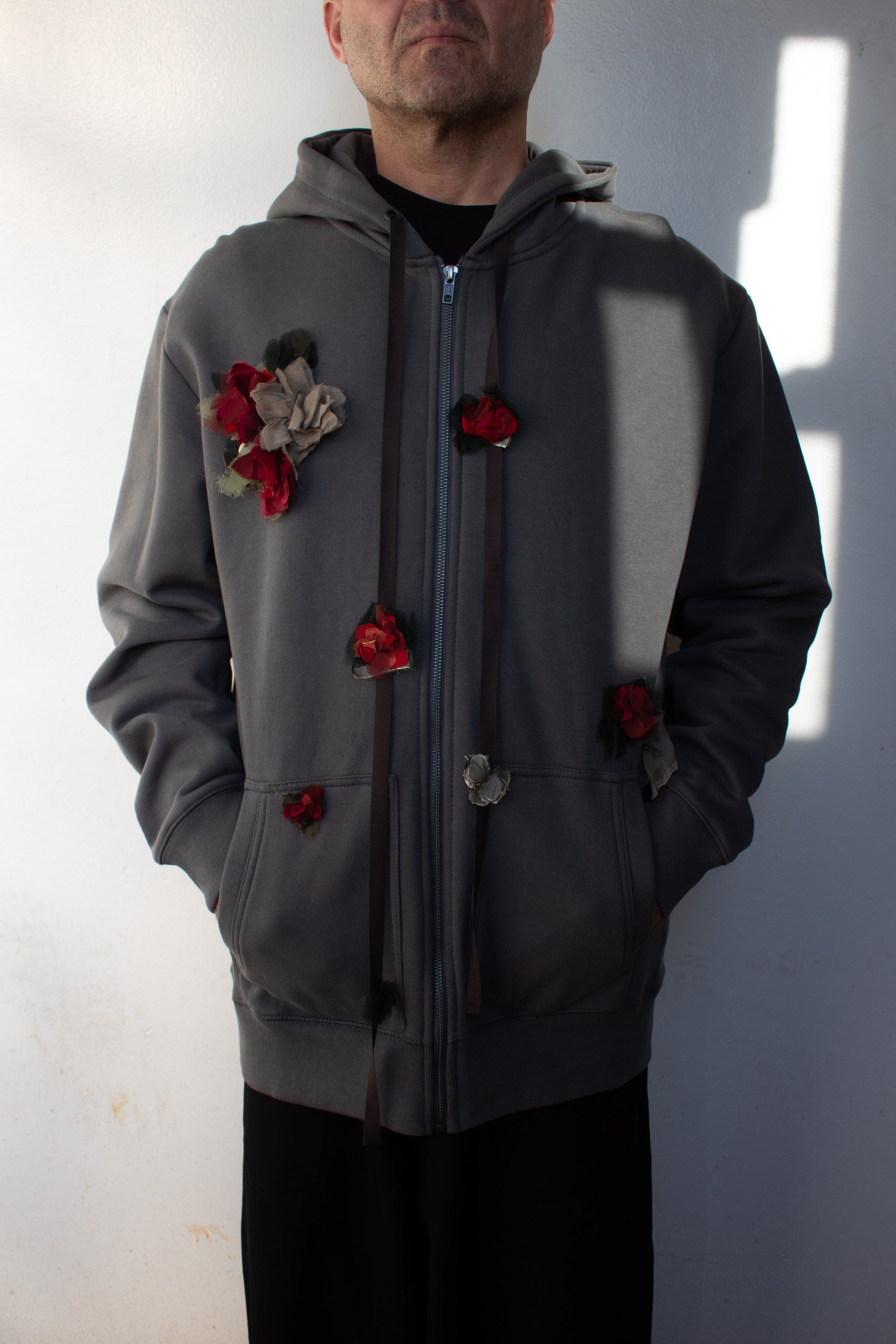N° 306 multi crushed blooms heavyweight brushed hoodie - serow grey/ume red