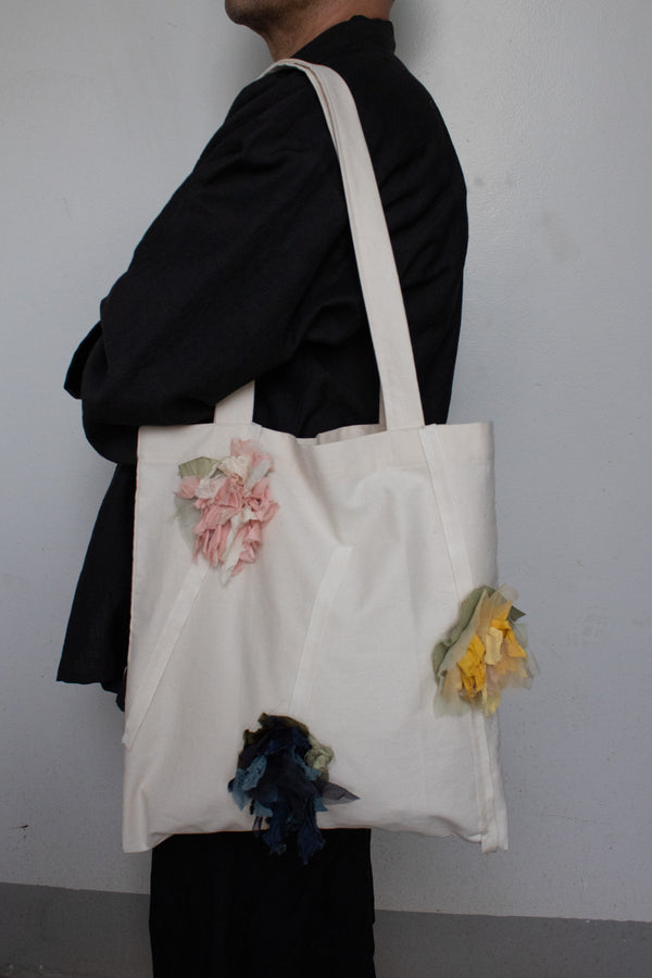 N° 70 dripping crushed blooms tote - suna beige/multi
