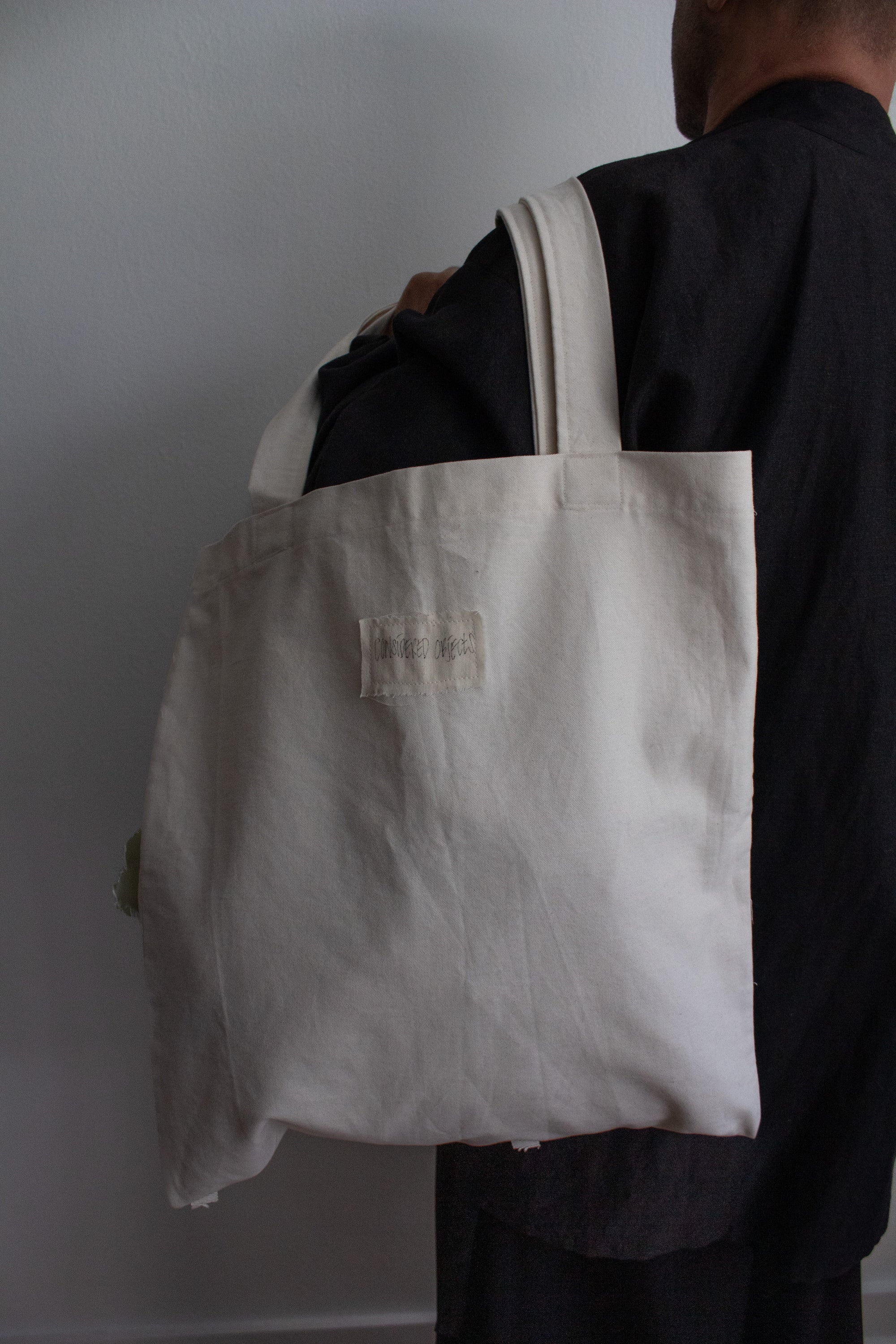 N° 70 dripping crushed blooms tote - suna beige/multi