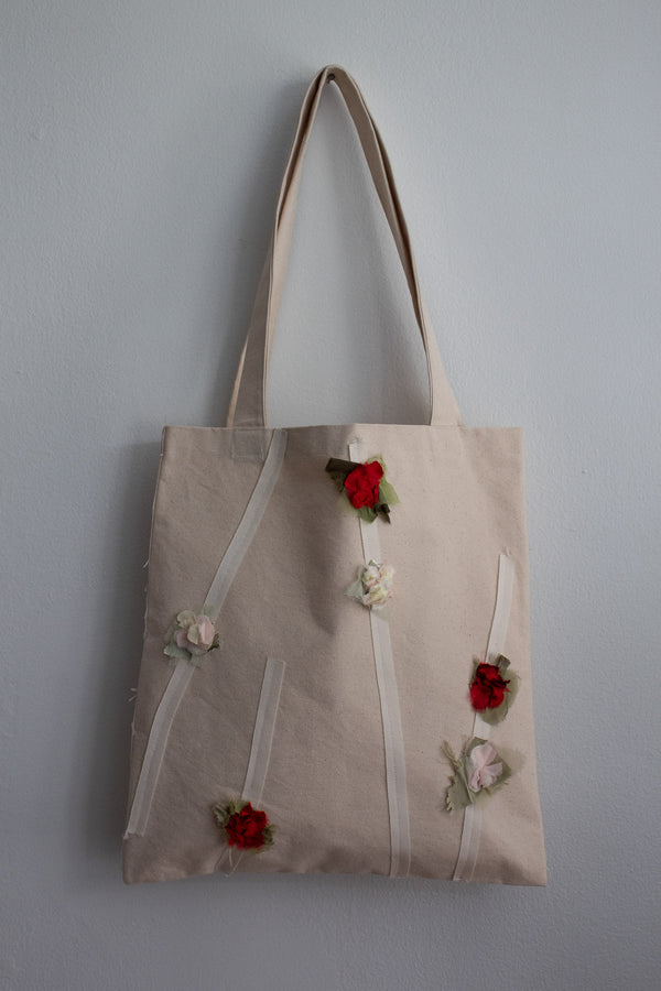 N° 70 dripping crushed blooms tote - ume red