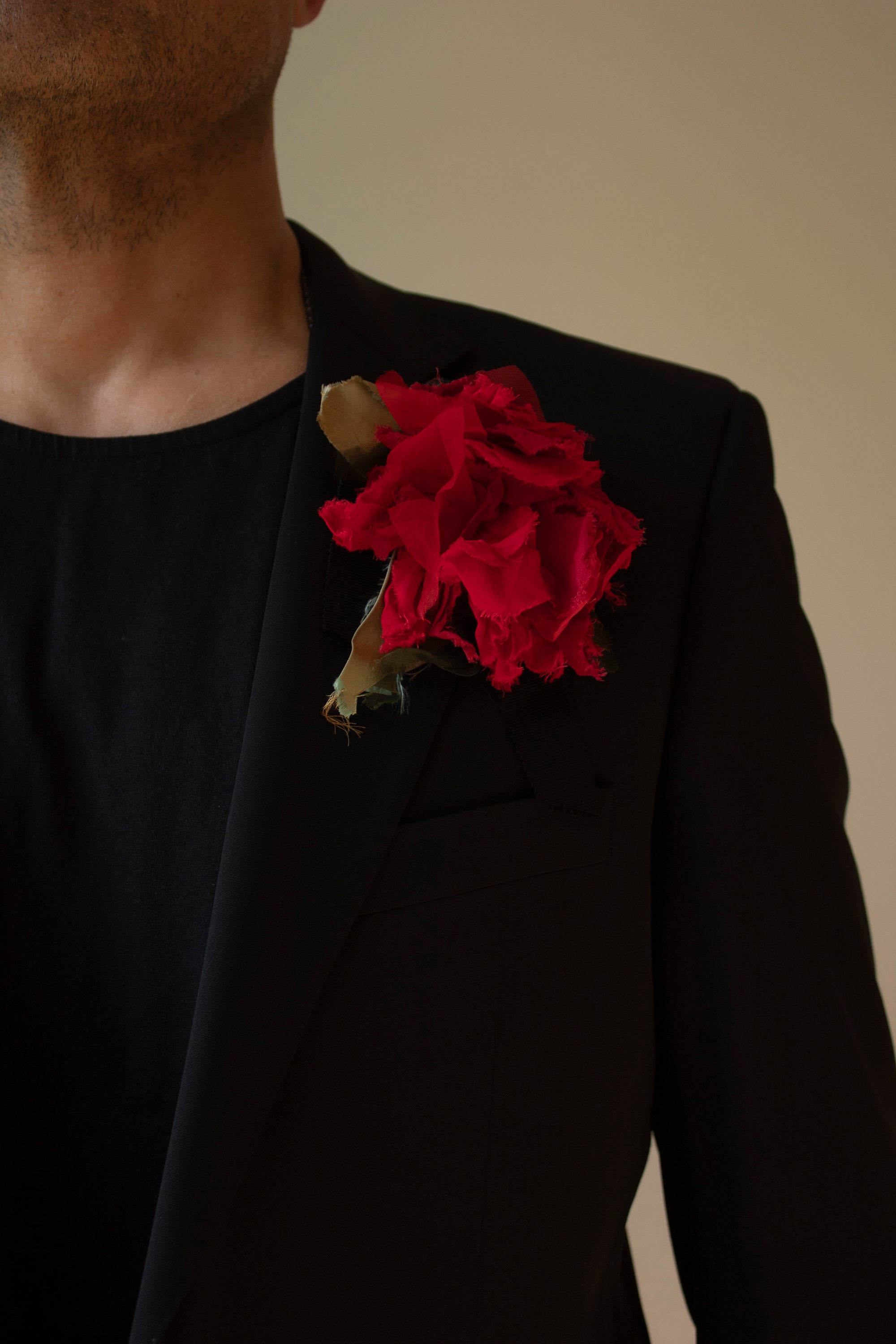 N° 51 crushed bloom brooch - ume red - M