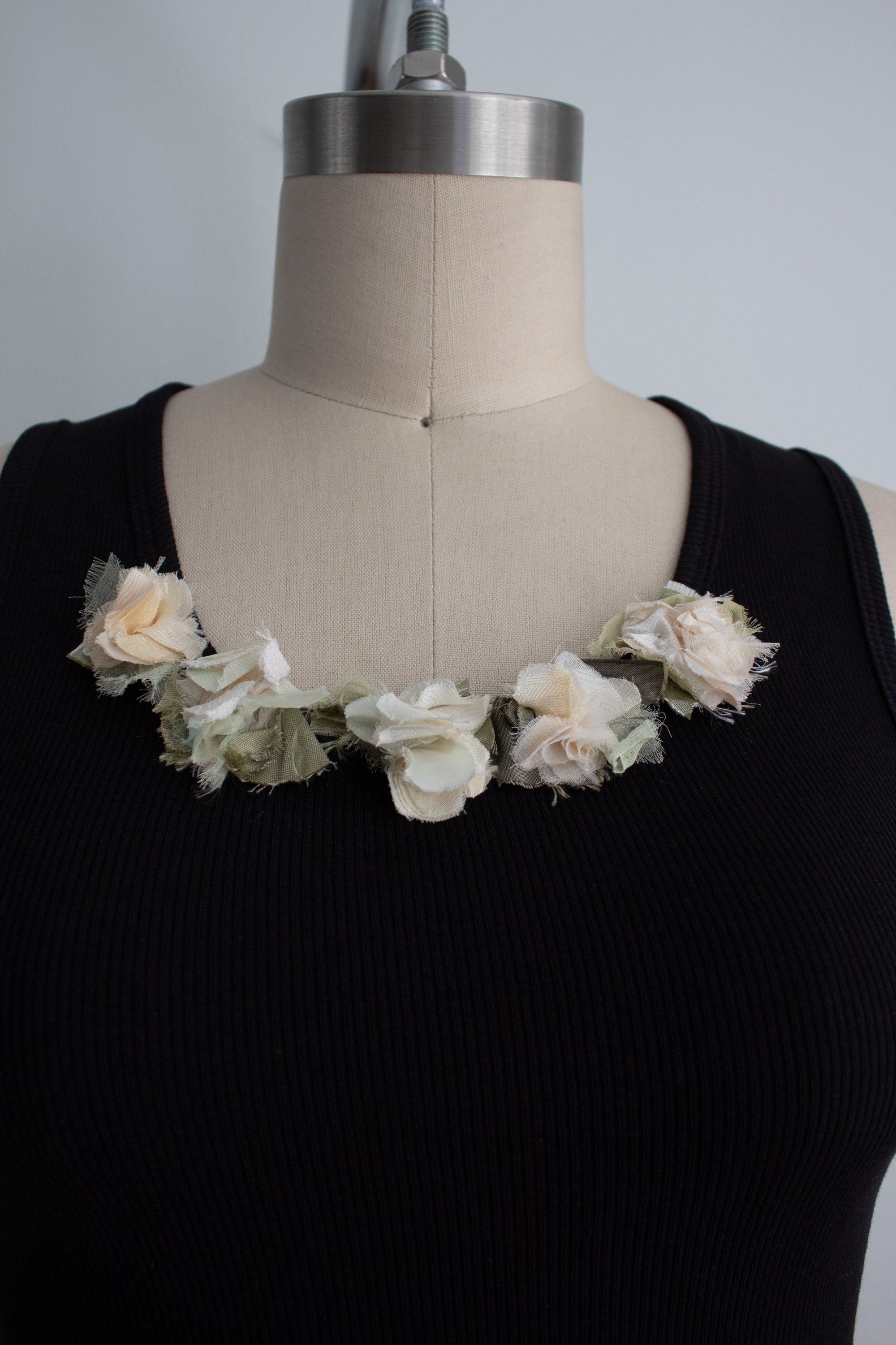 N° 354 womens fitted crushed blooms tank