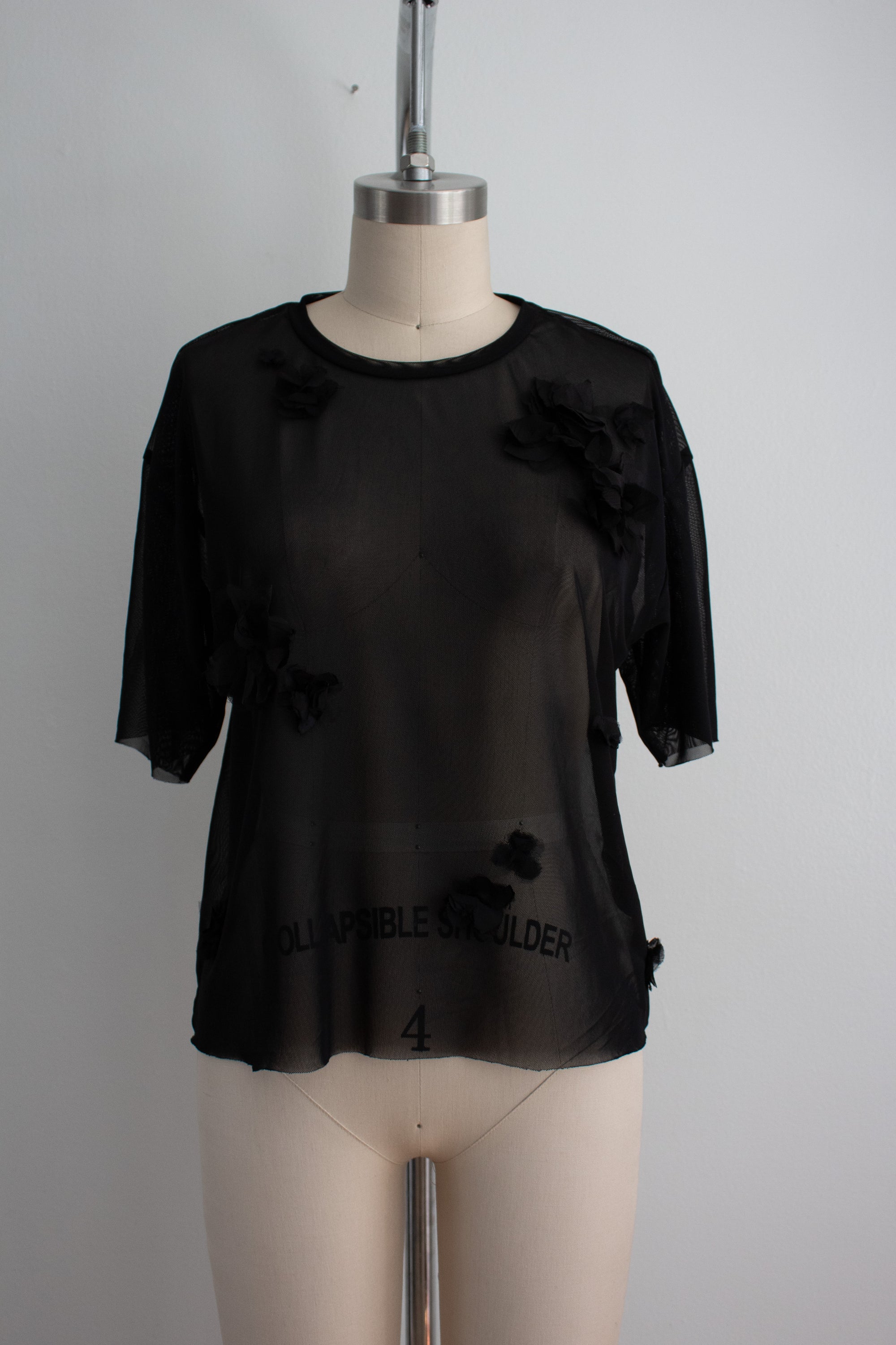 N° 94 crushed blooms oversized top - sumi black