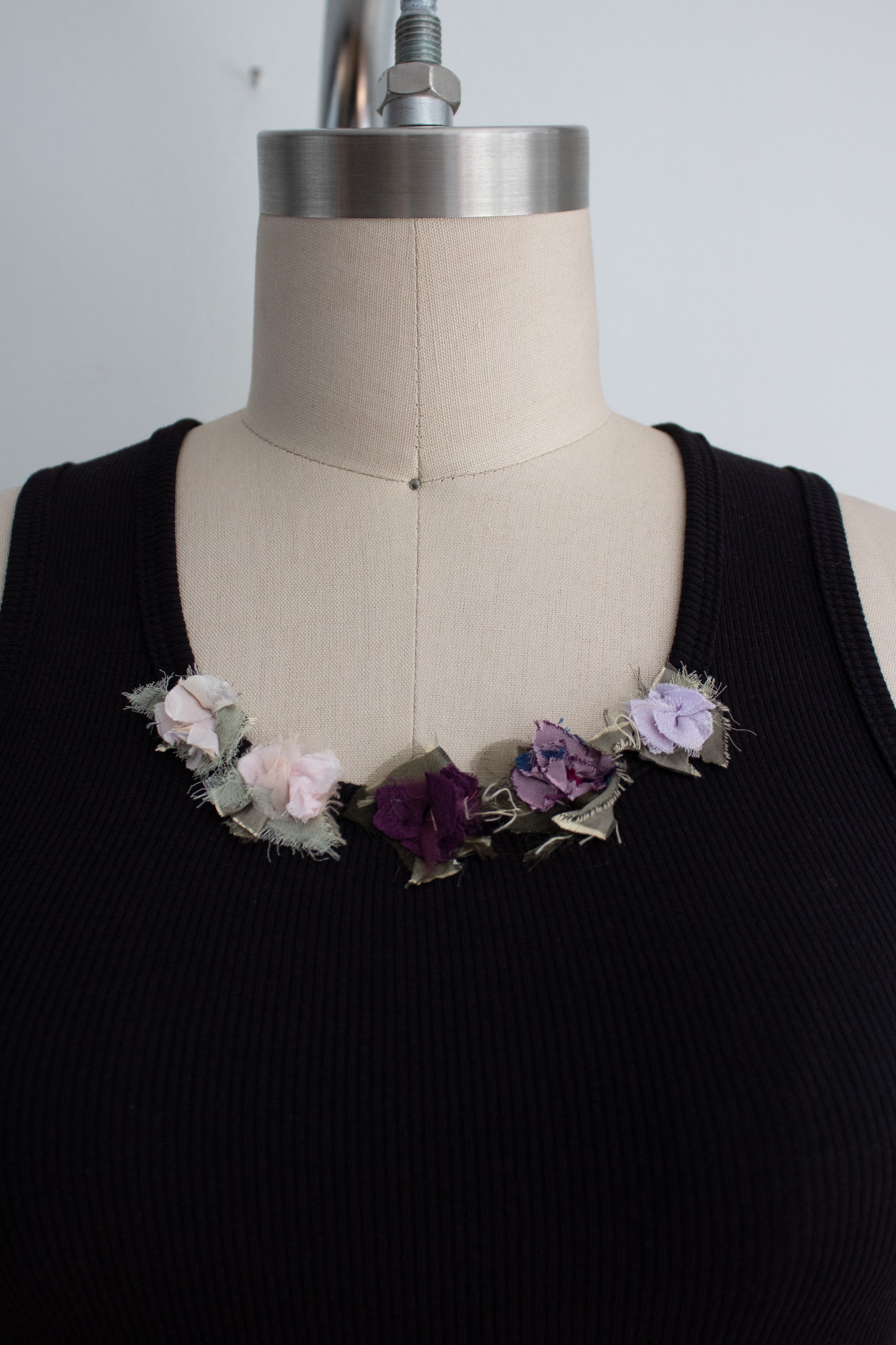 N° 354 womens fitted crushed blooms tank