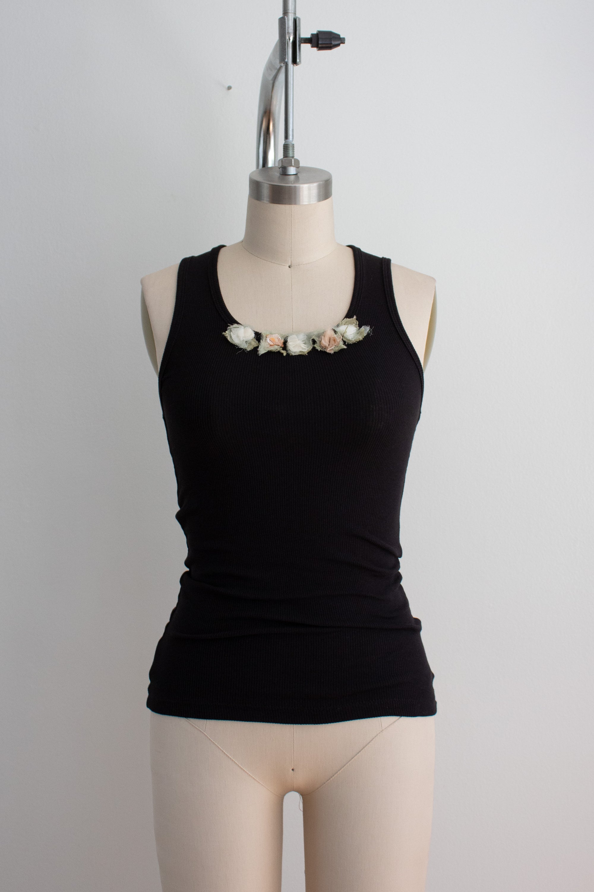 N° 354 womens fitted crushed blooms tank