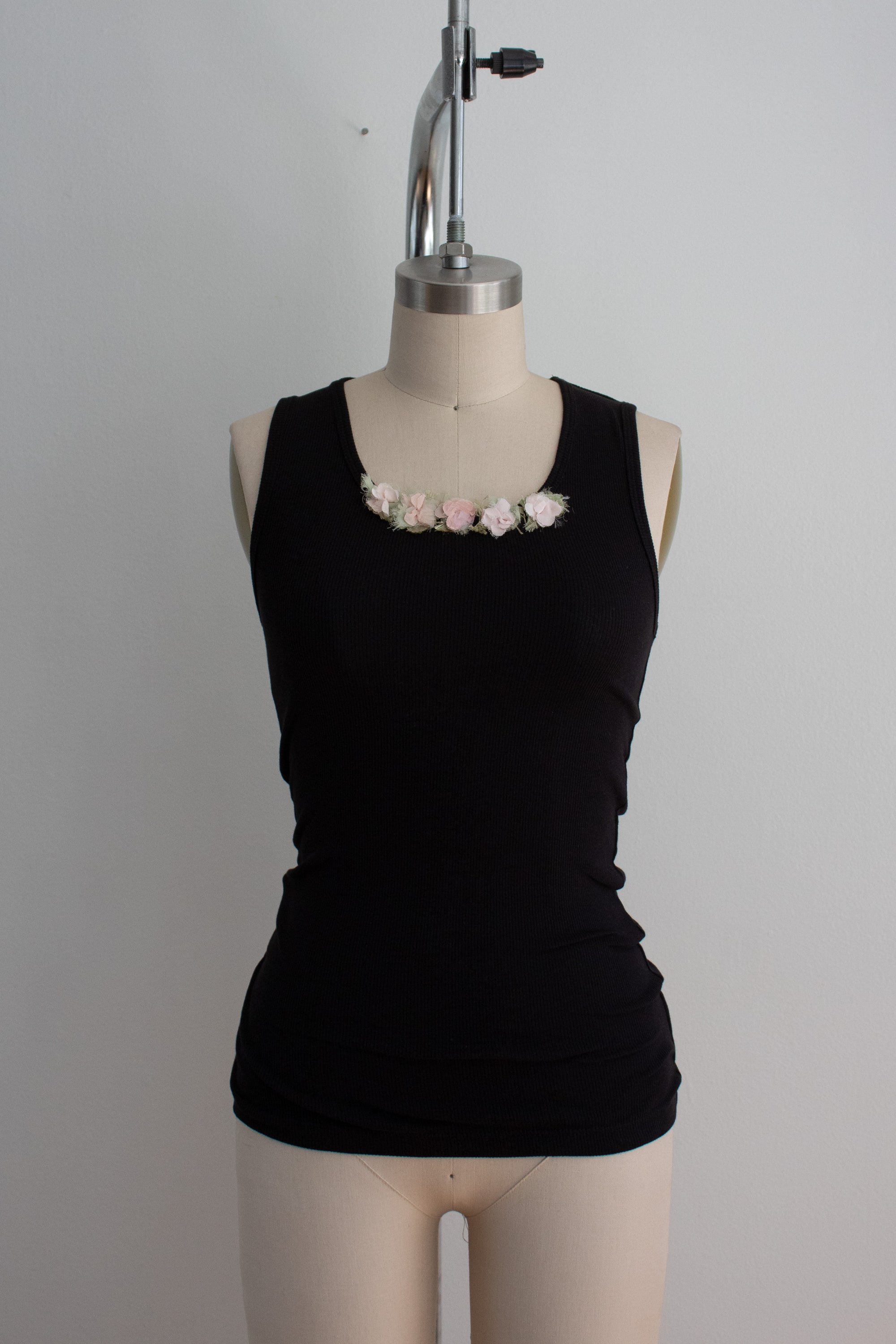 N° 354 womens fitted crushed blooms tank