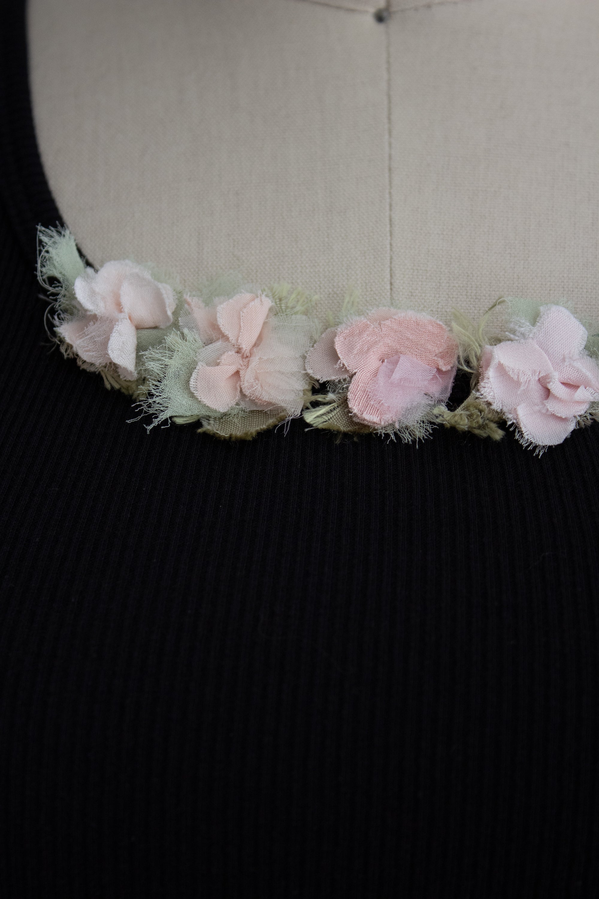 N° 354 womens fitted crushed blooms tank