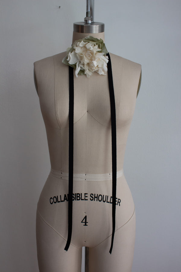 N° 44 crushed bloom wraparound accessory - yuki white - M