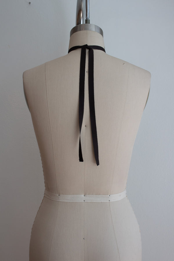 N° 44 crushed bloom tie - sumi black - M