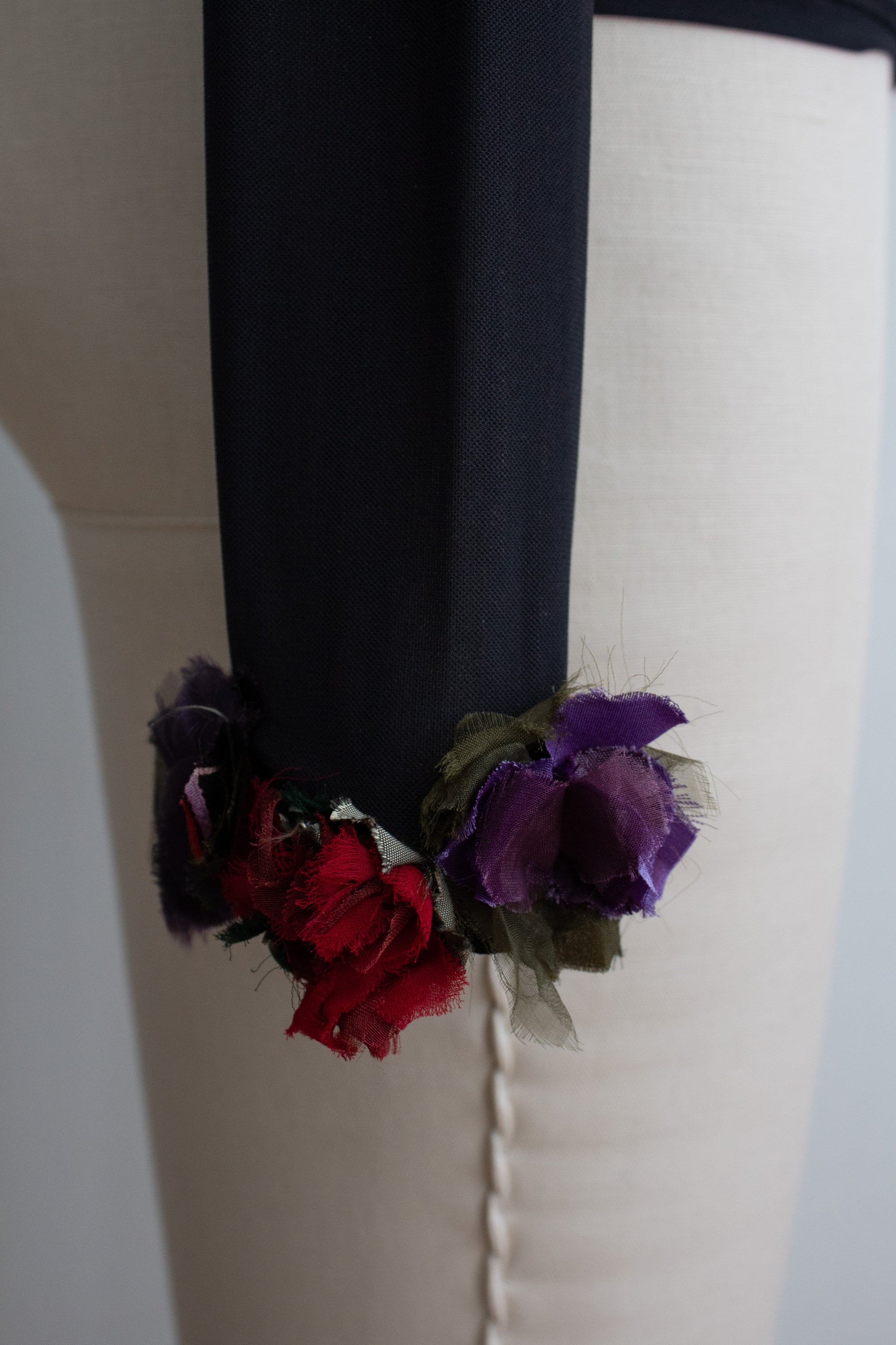 N° 72 flower arrangement fitted long sleeve - nasu eggplant