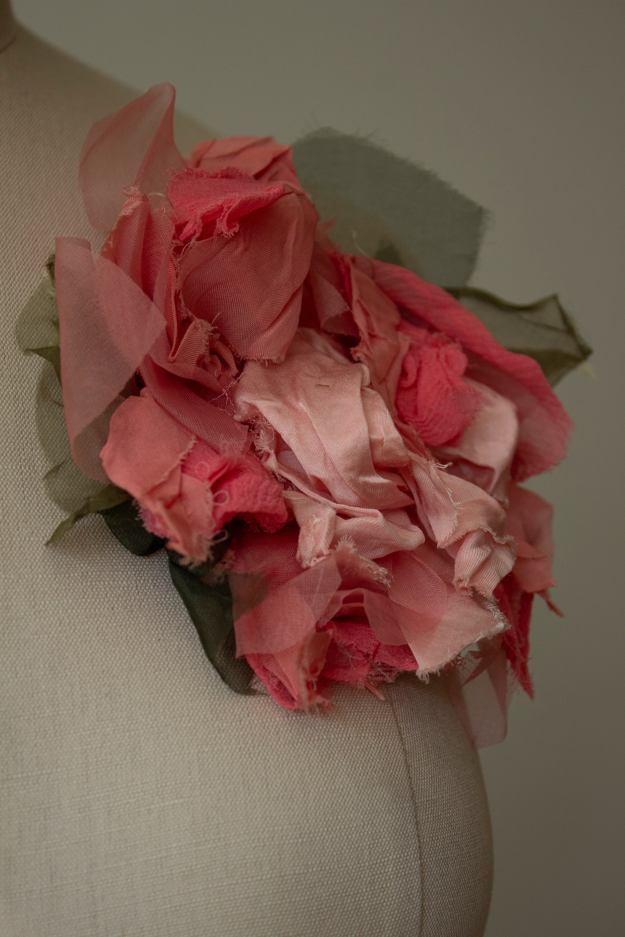N° 51 crushed bloom brooch - akizakura pink - L