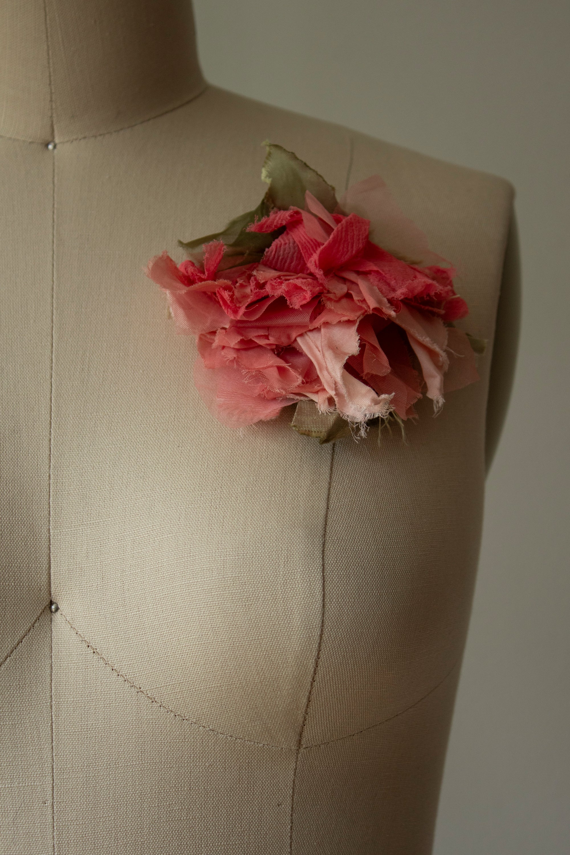 N° 51 crushed bloom brooch - akizakura pink - M