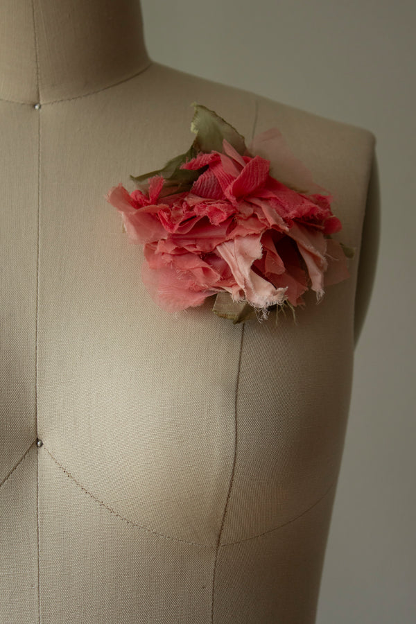 N° 51 crushed bloom brooch - akizakura pink - M