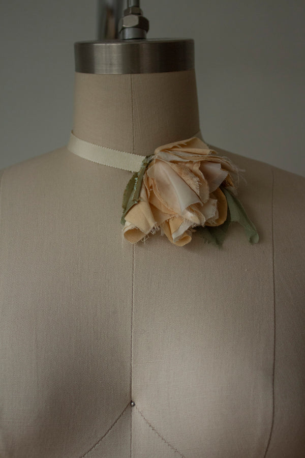 N° 44 crushed bloom choker - momo peach - M
