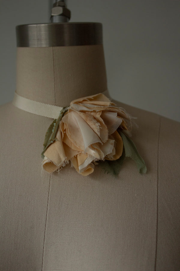 N° 44 crushed bloom choker - momo peach - M