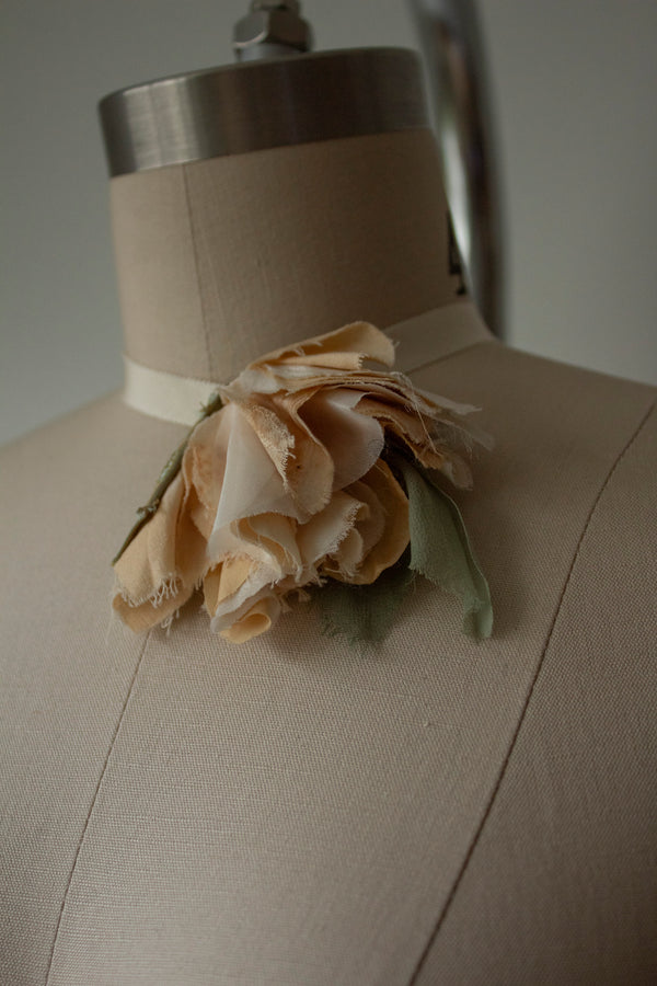 N° 44 crushed bloom choker - momo peach - M