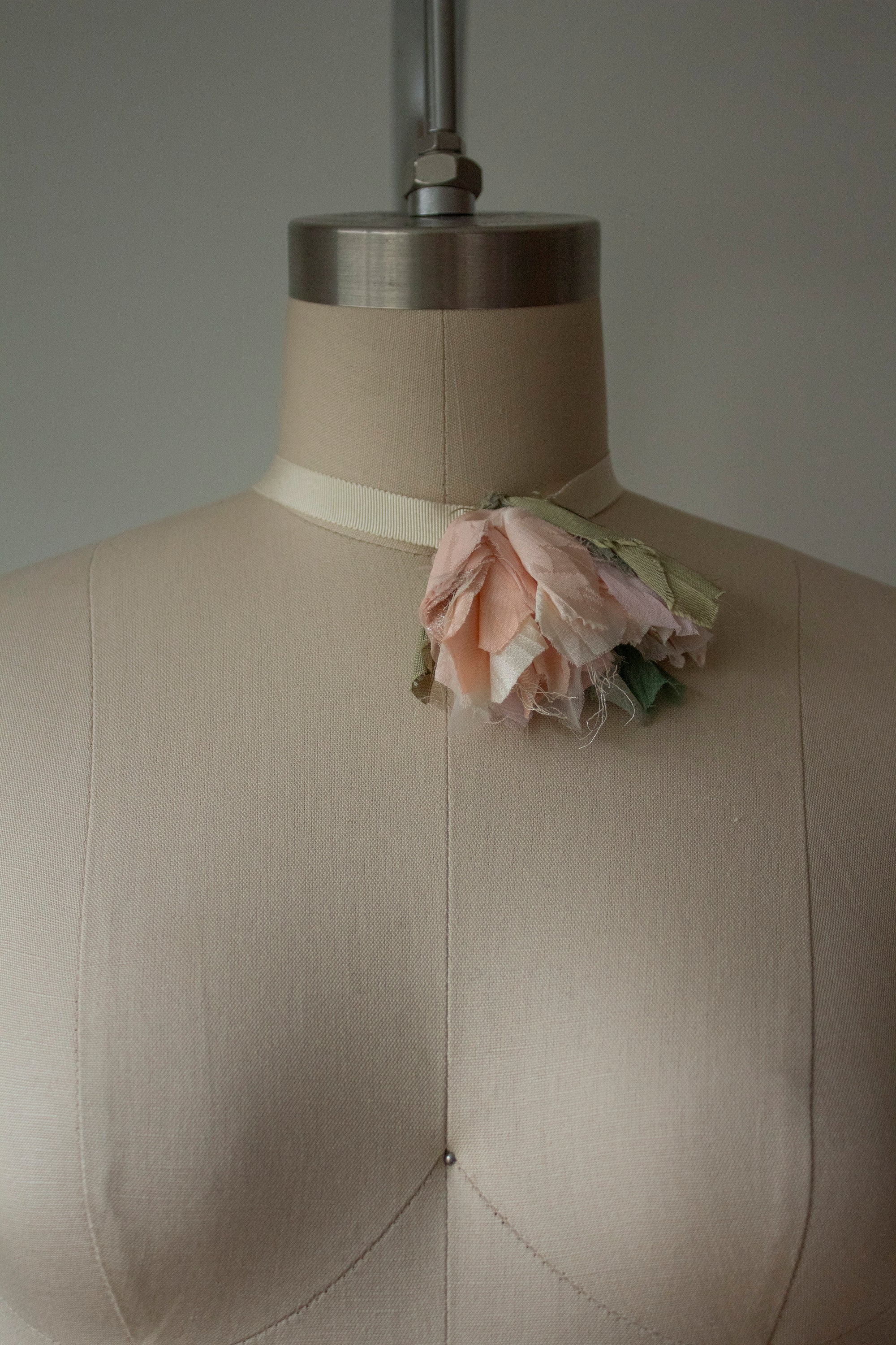 N° 44 crushed bloom choker - ame pink - M