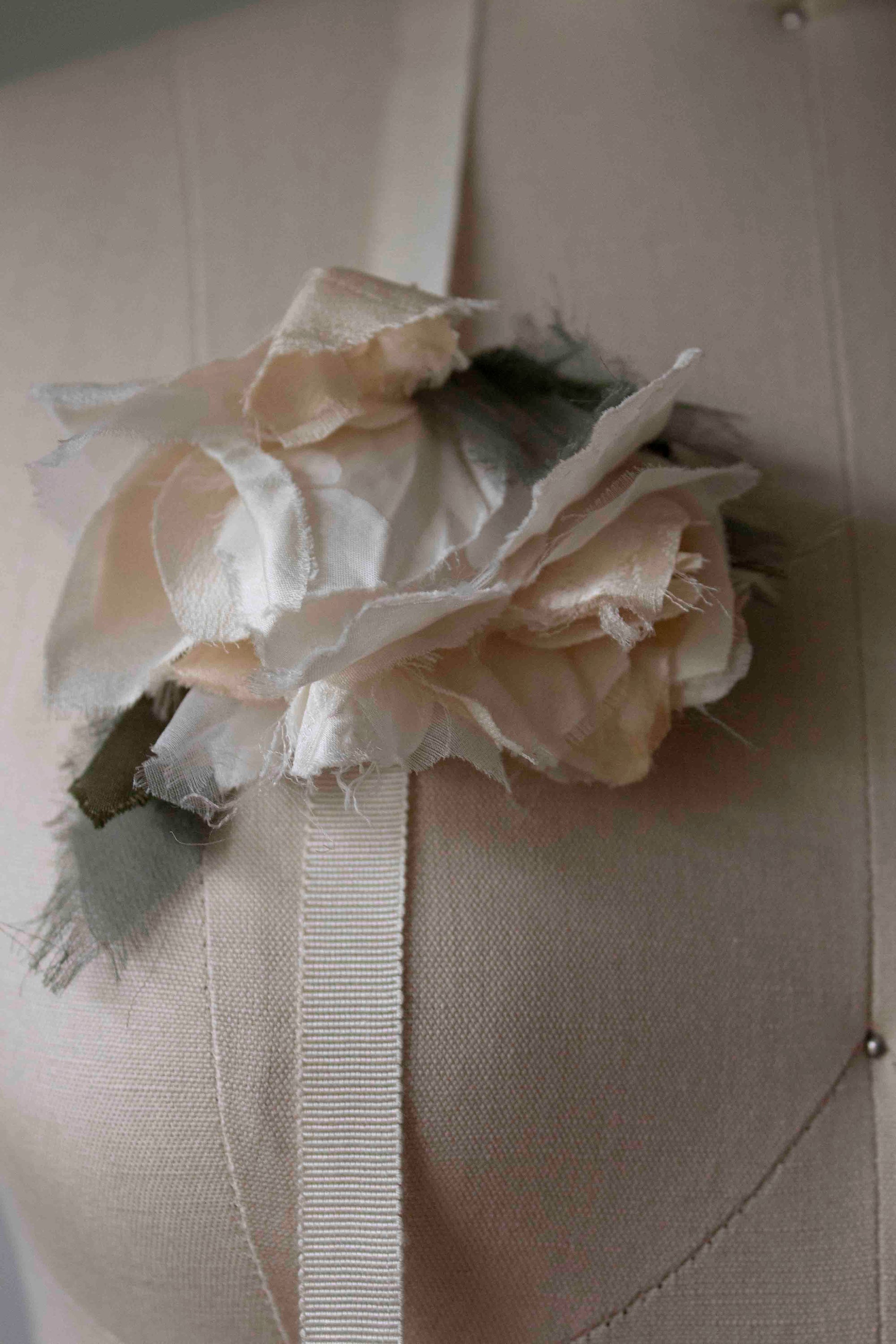 N° 155 falling flower accessory - ivory/cream - 2