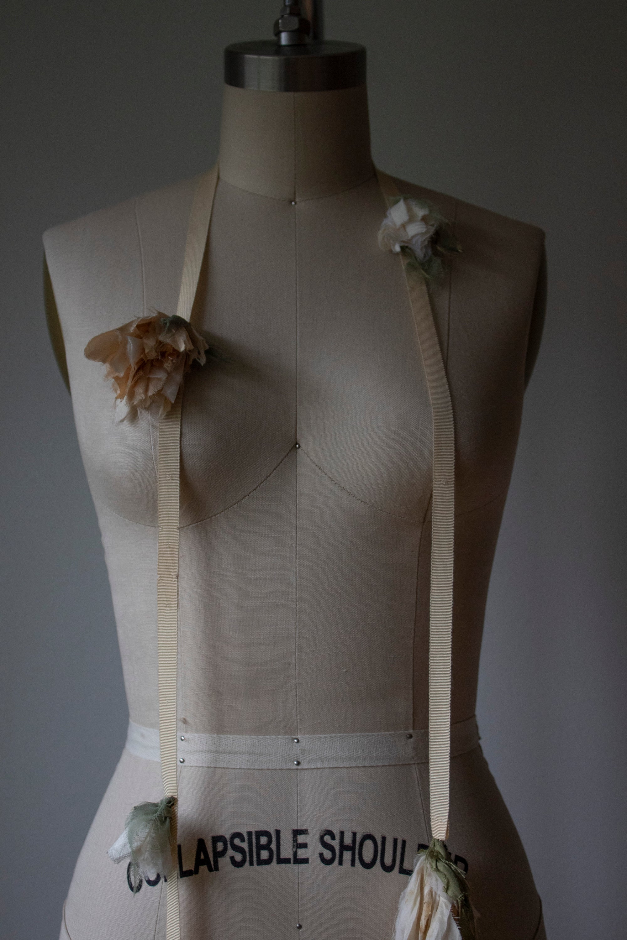 N° 155 falling flower accessory - botanical peach - 4
