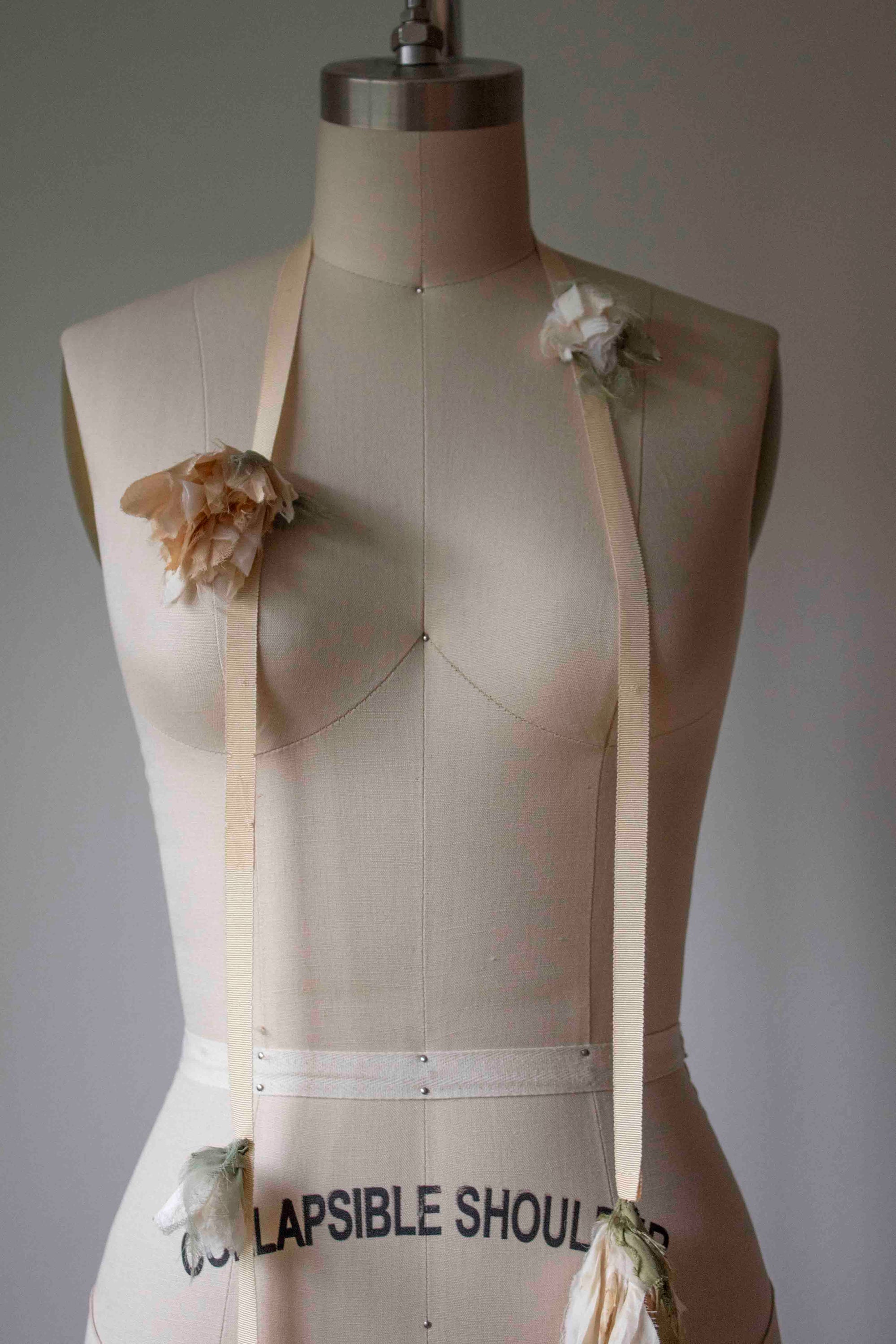 N° 155 falling flower accessory - botanical peach - 4