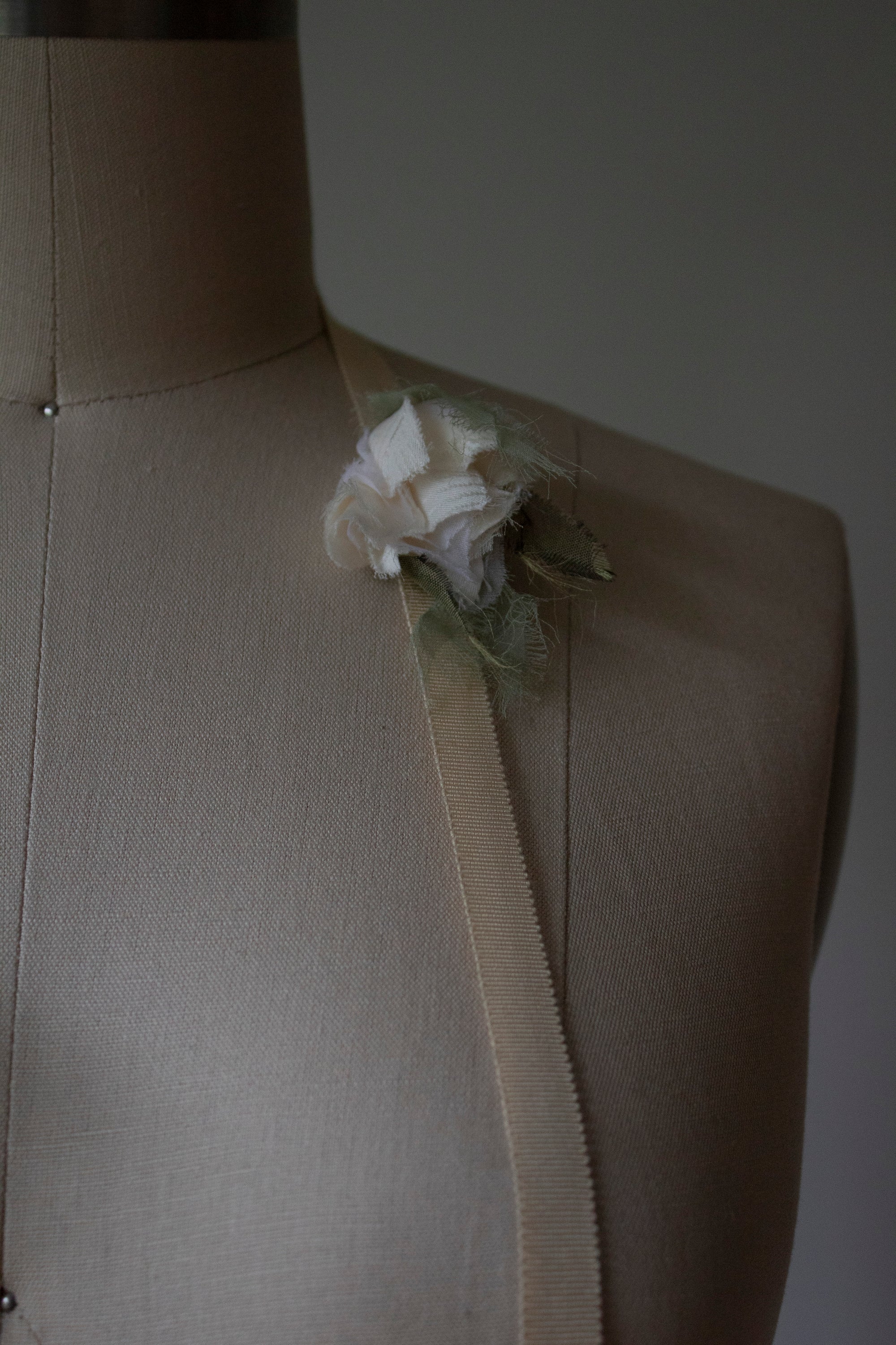 N° 155 falling flower accessory - botanical peach - 4