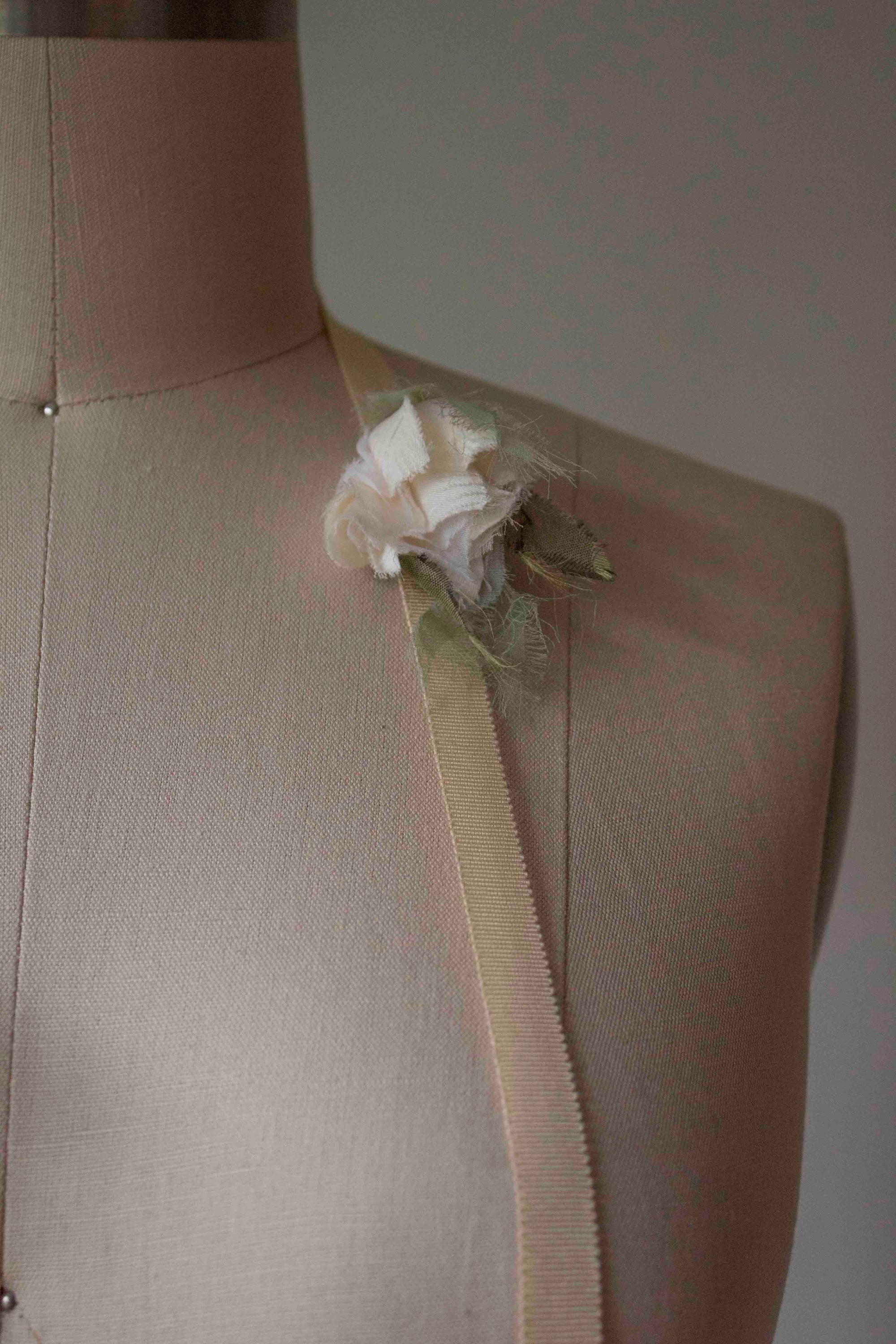 N° 155 falling flower accessory - botanical peach - 4