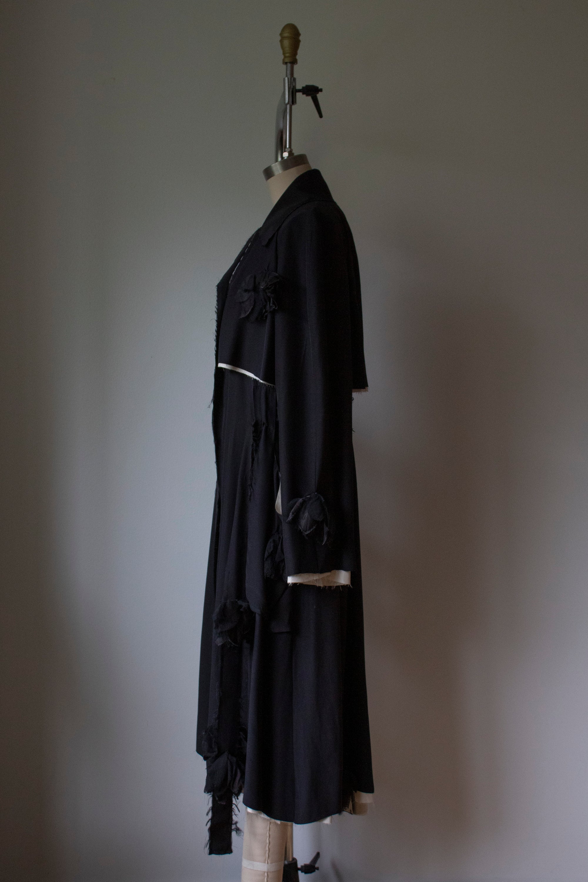 N°192 falling flower silk trench coat