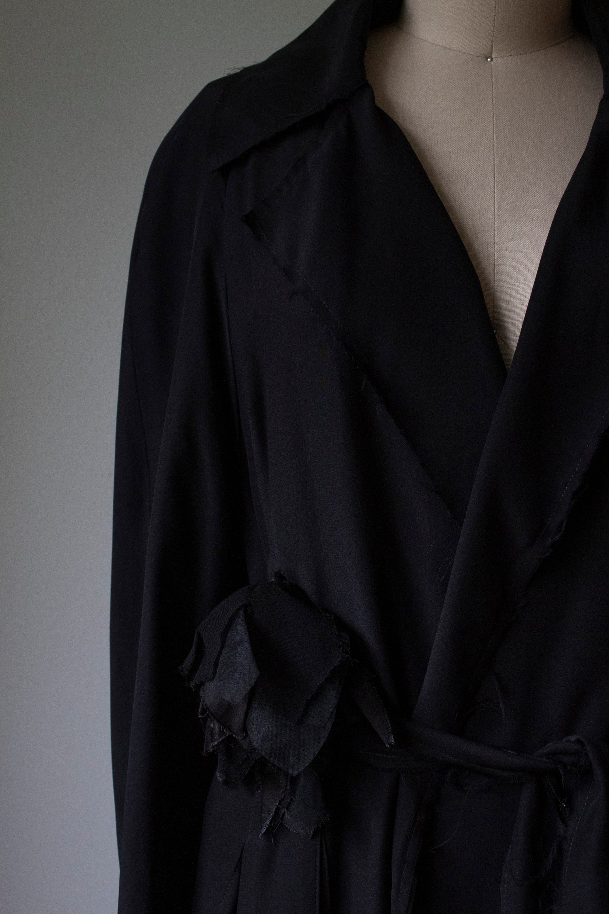 N°192 falling flower silk trench coat