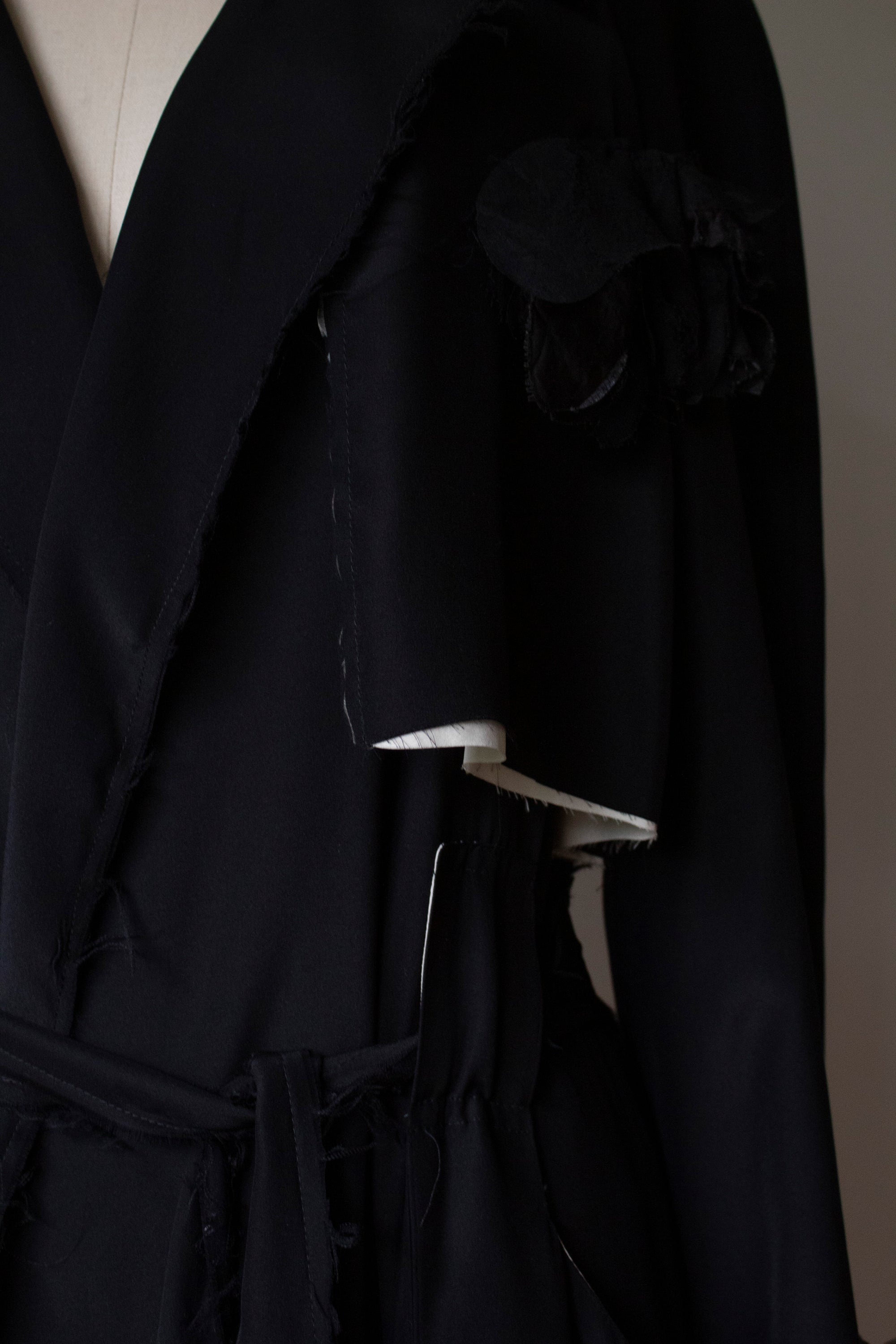 N°192 falling flower silk trench coat
