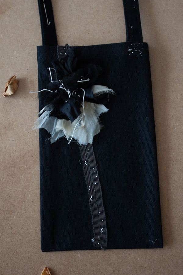 N° 113 constellation crossbody phone pouch - black/white