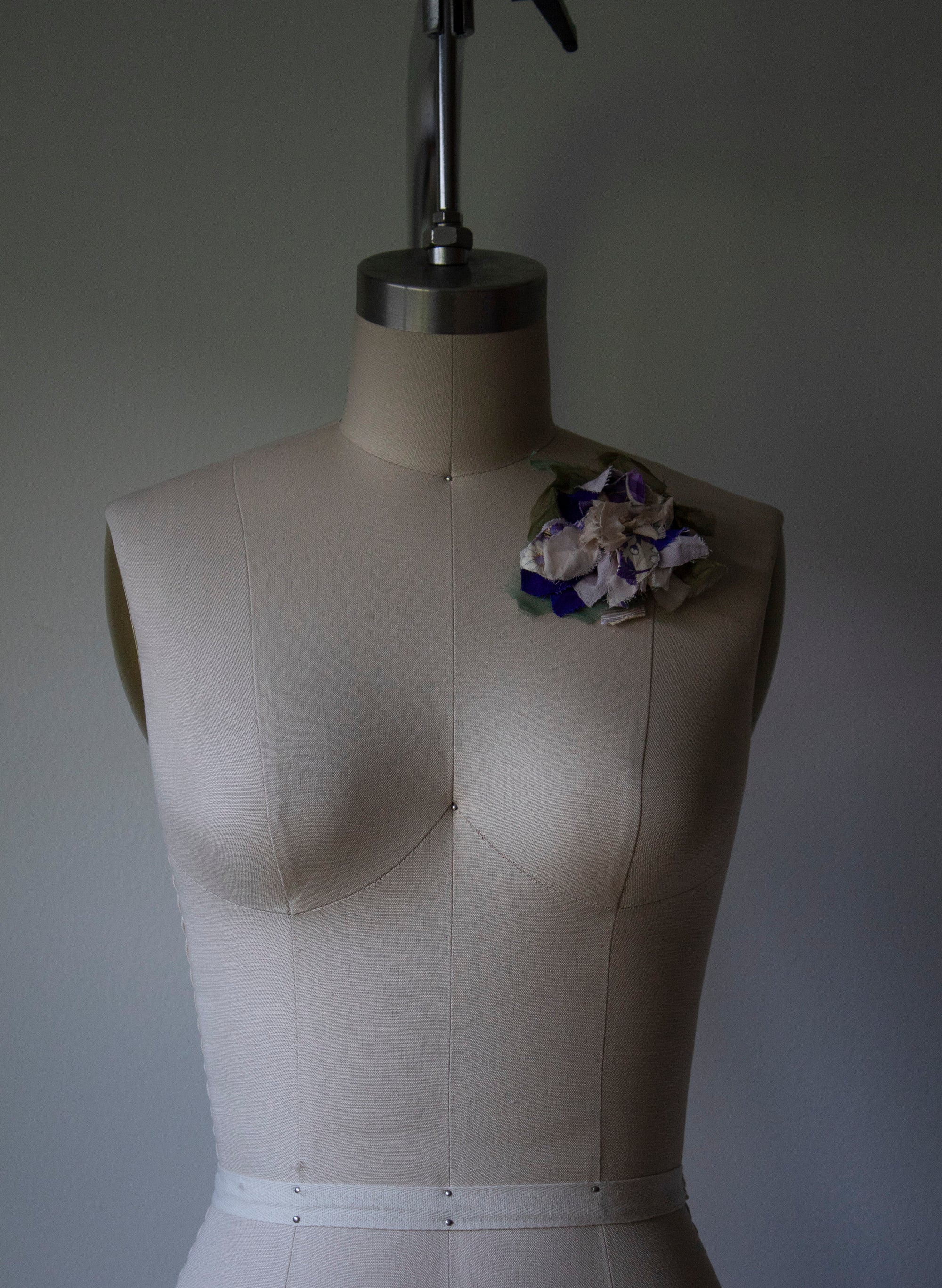 N° 51 crushed bloom brooch - sakura lavender - S