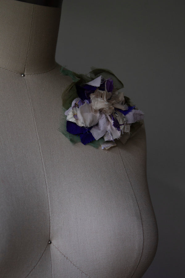 N° 51 crushed bloom brooch - sakura lavender - S