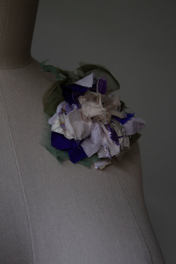 N° 51 crushed bloom brooch - sakura lavender - S