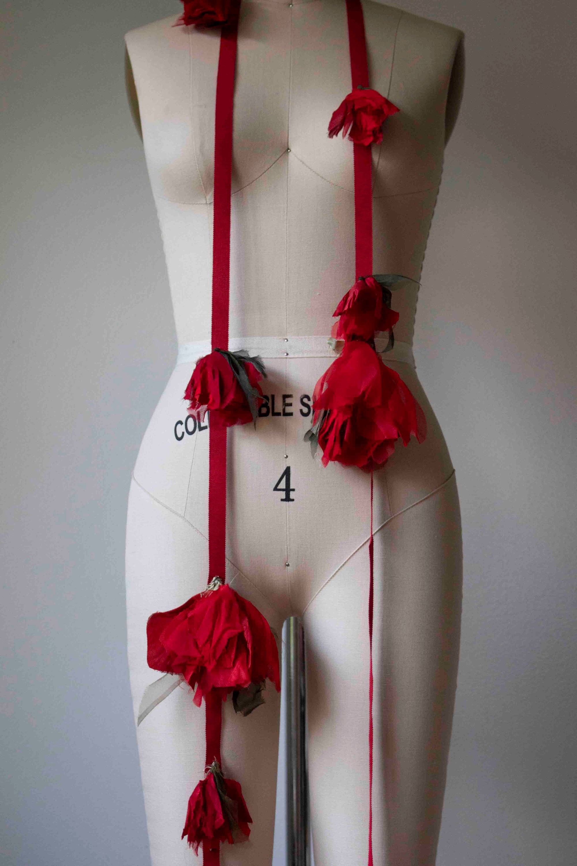 N° 155 falling flower accessory - ume red - L/XL