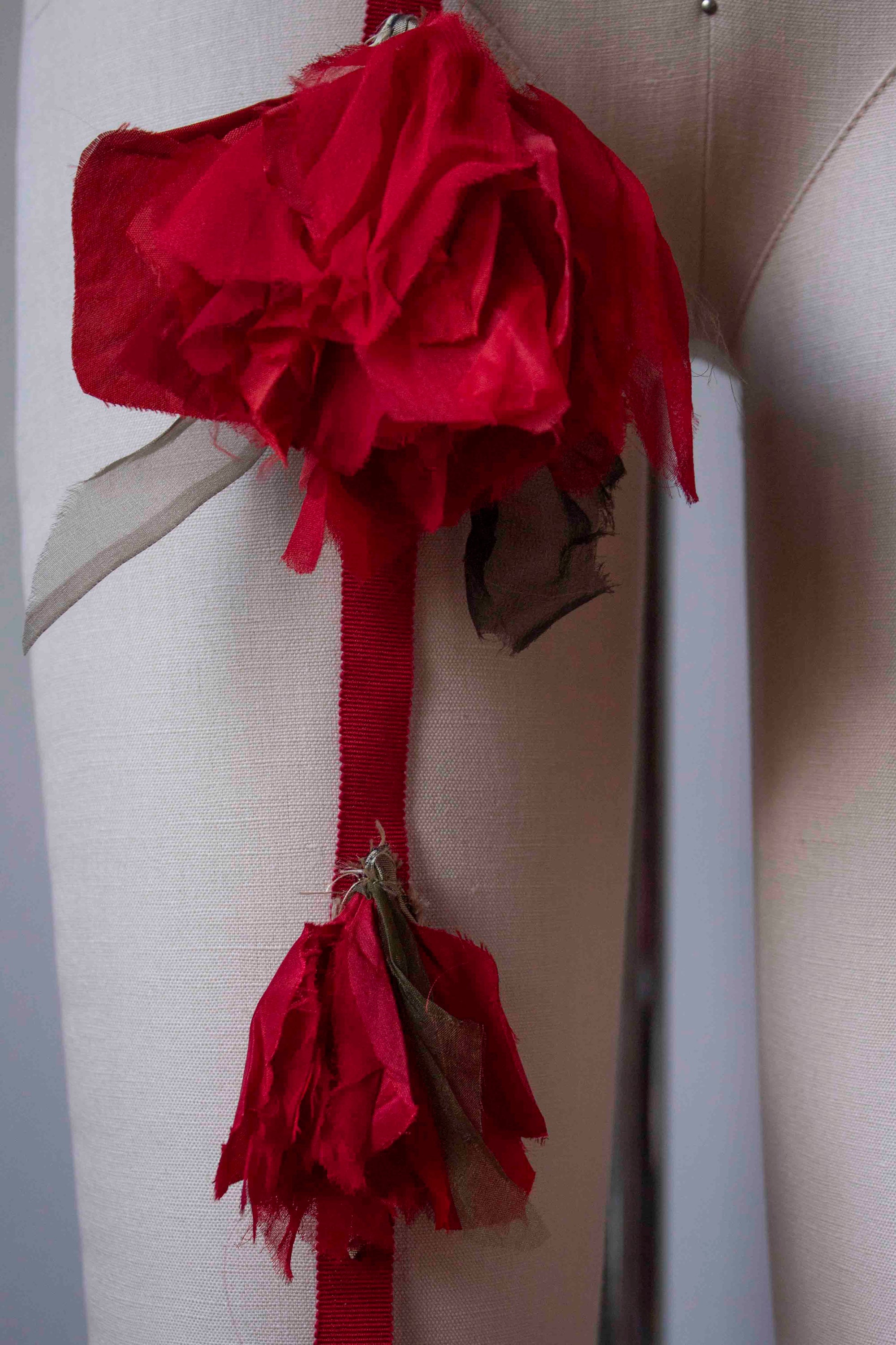 N° 155 falling flower accessory - ume red - L/XL