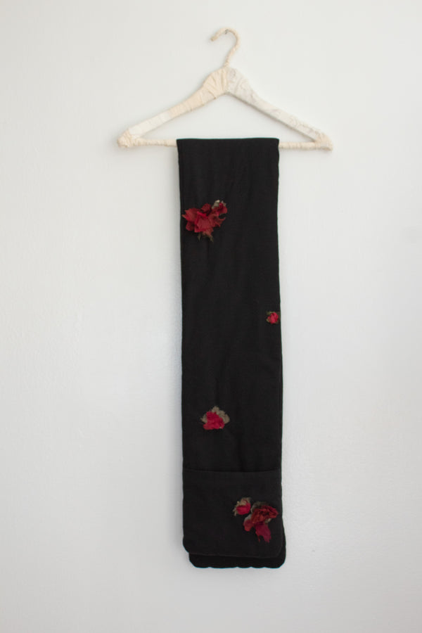 N° 123 crushed blooms scarf - sumi black/ume red