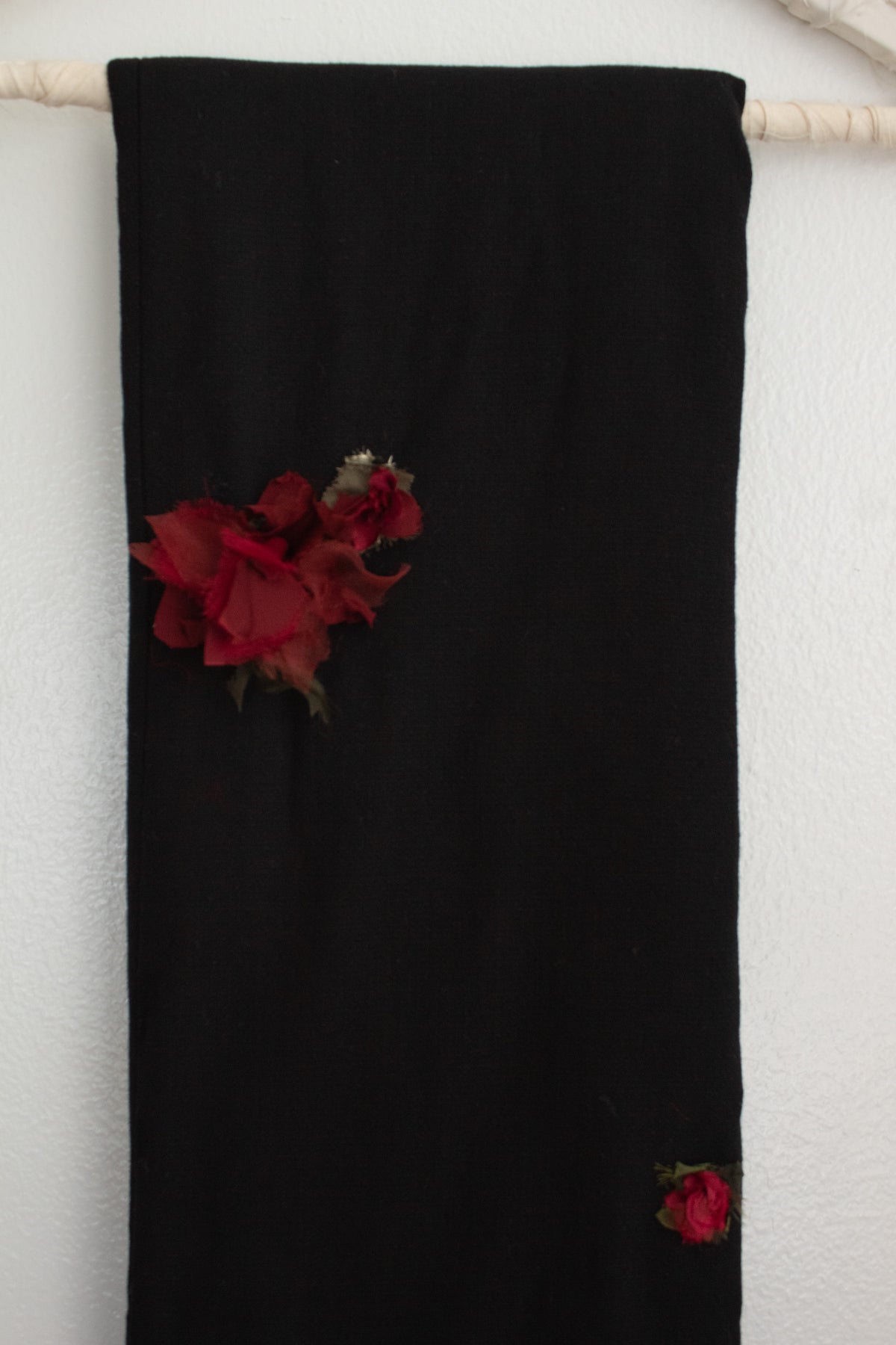 N° 123 crushed blooms scarf - sumi black/ume red