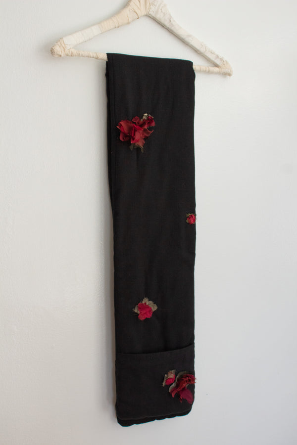 N° 123 crushed blooms scarf - sumi black/ume red