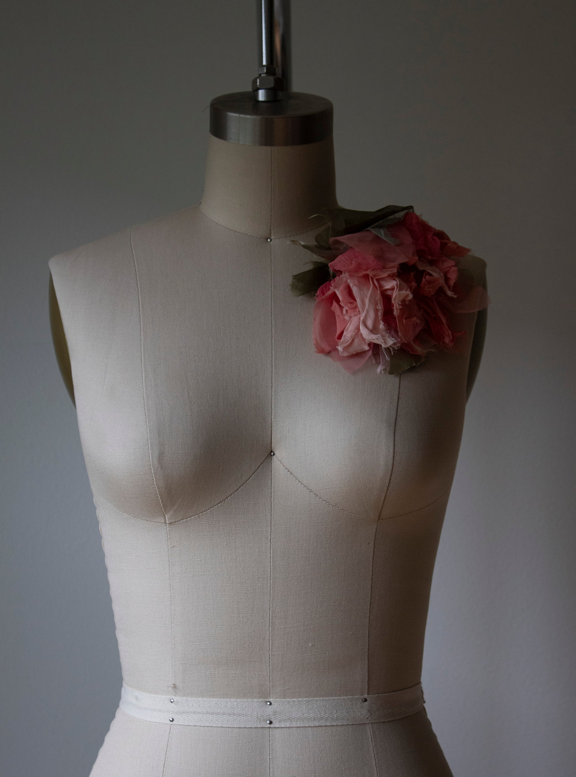 N° 51 crushed bloom brooch - akizakura pink - L
