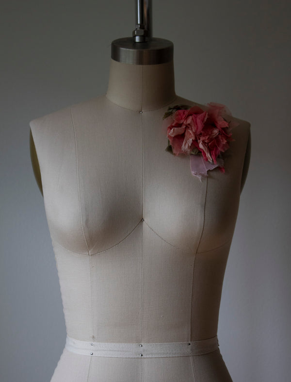 N° 51 crushed bloom brooch - akizakura pink - M